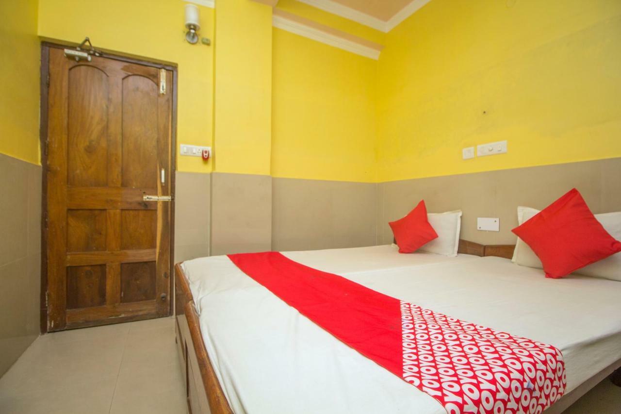 Oyo 44995 Royal Park Hotell Māldah Exteriör bild
