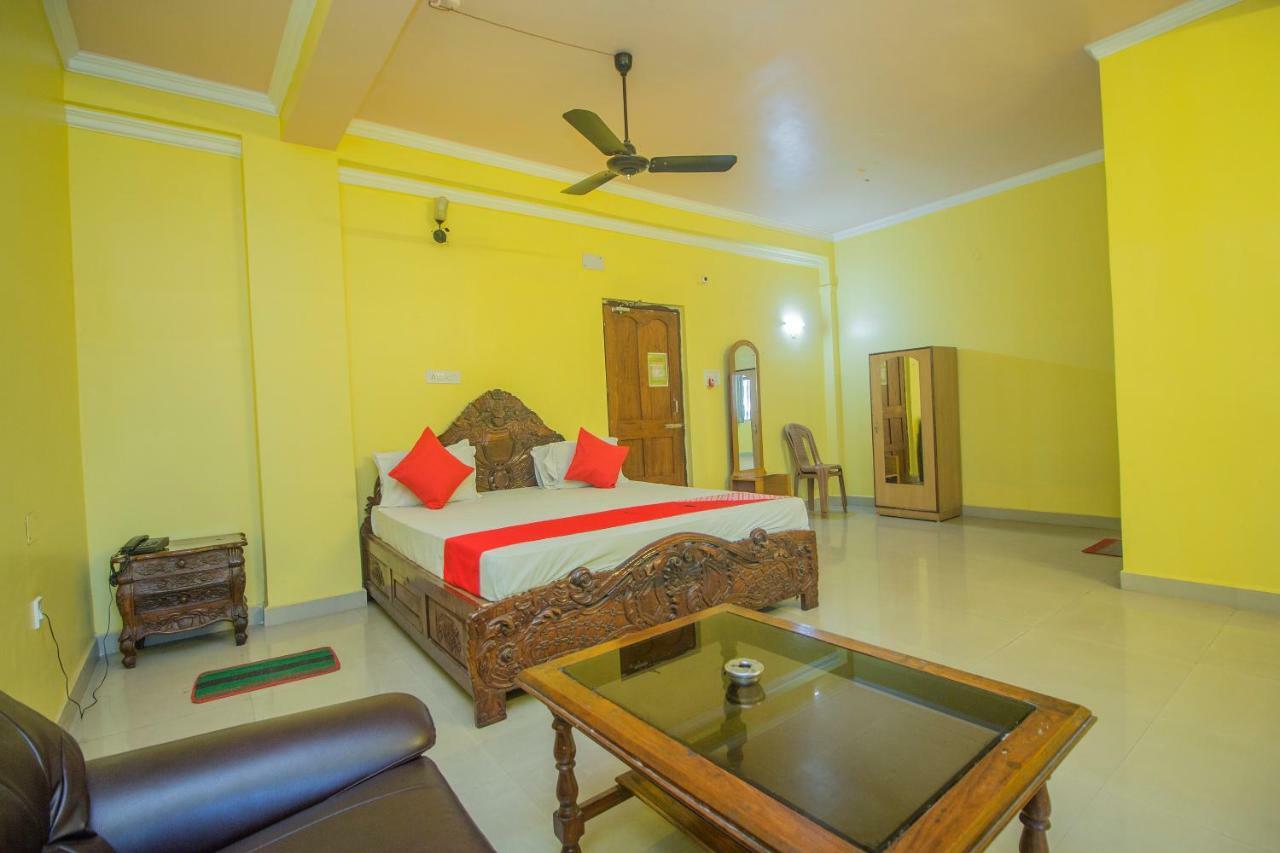 Oyo 44995 Royal Park Hotell Māldah Exteriör bild