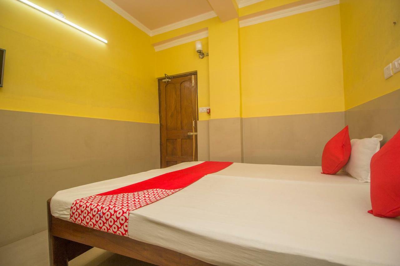 Oyo 44995 Royal Park Hotell Māldah Exteriör bild